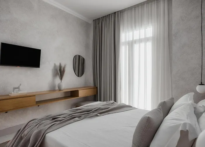 Luxury Suites By Lato